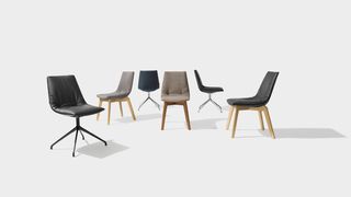 Sedia lui con base in legno o in acciaio inox 