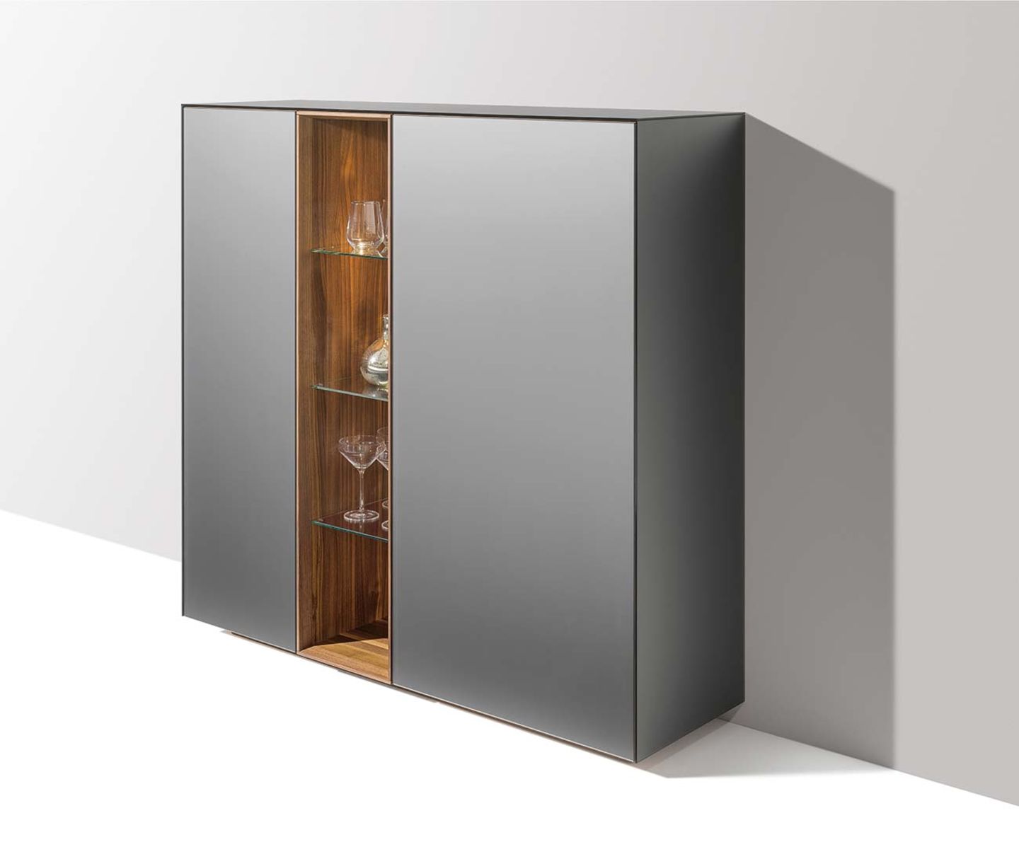 Highboard cubus pure seitlich in Nussbaum