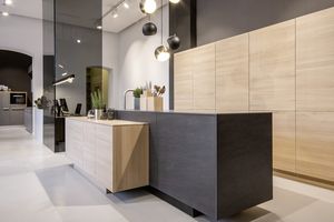 Filigno in Eiche weiss mit Basalblack Küchen Store Wien