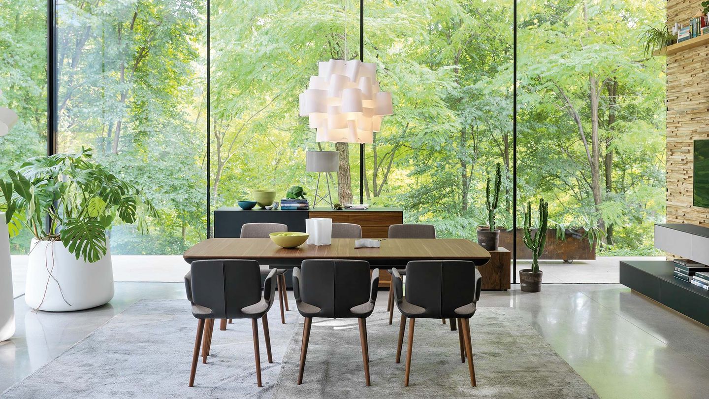 Table flaye du designer Jacob Strobel