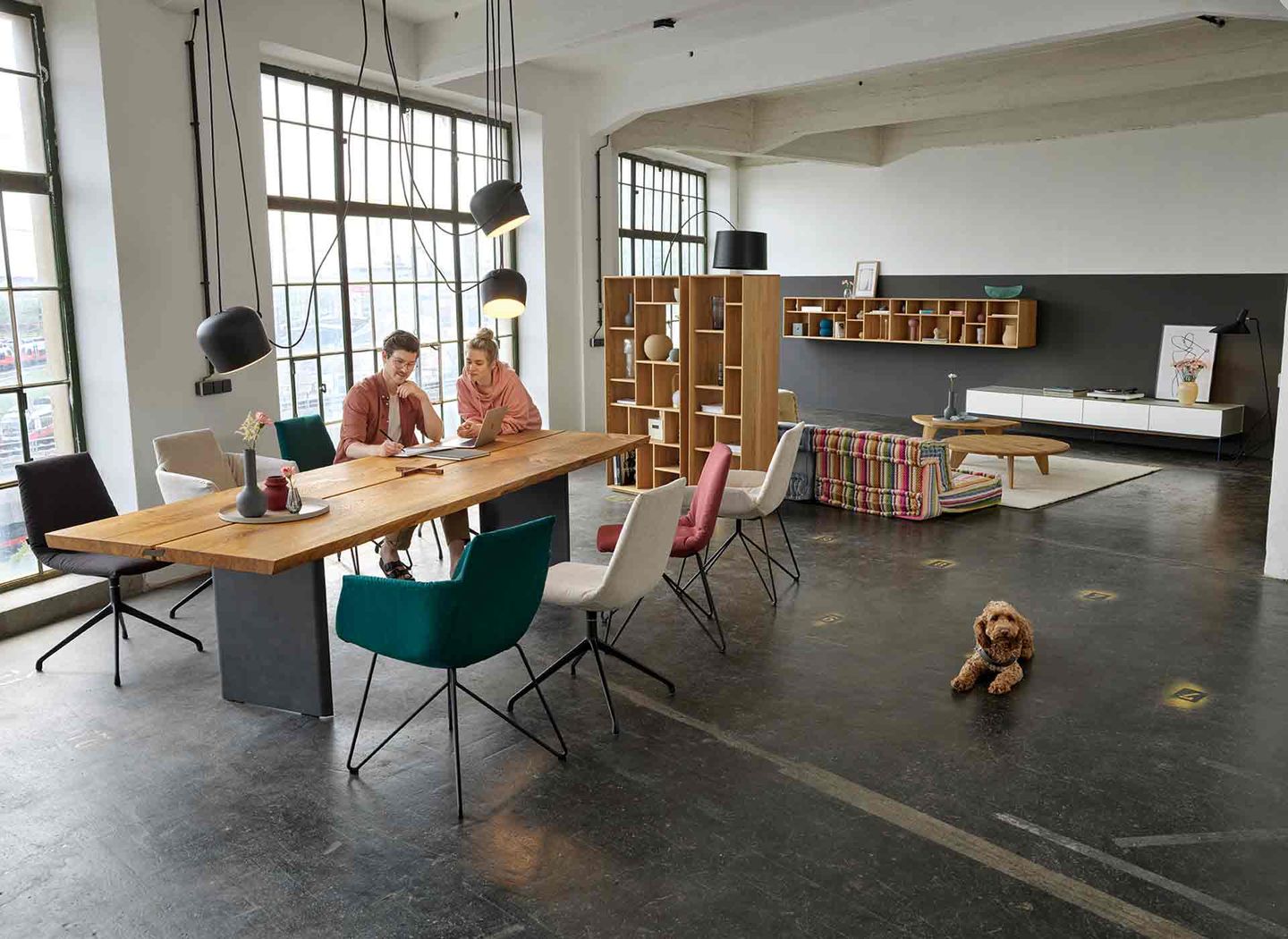 echt.zeit table in oak with lui, lui plus and grand lui chairs