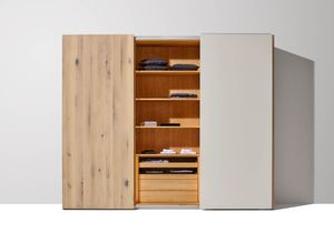 soft Schwebetürenschrank geöffnet von TEAM 7 in Eiche Weißöl