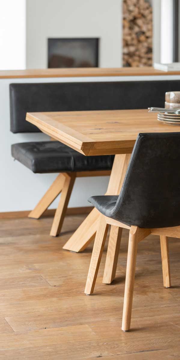 yps Tisch und Bank mit lui Stuhl von TEAM 7 Linz