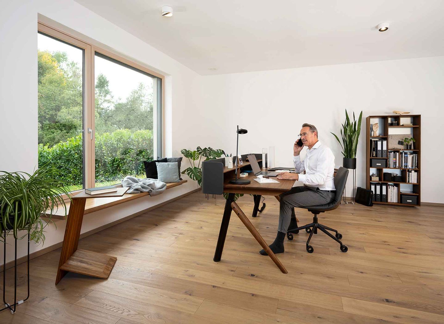 bureau pisa réglable en hauteur pour le travail en position assise