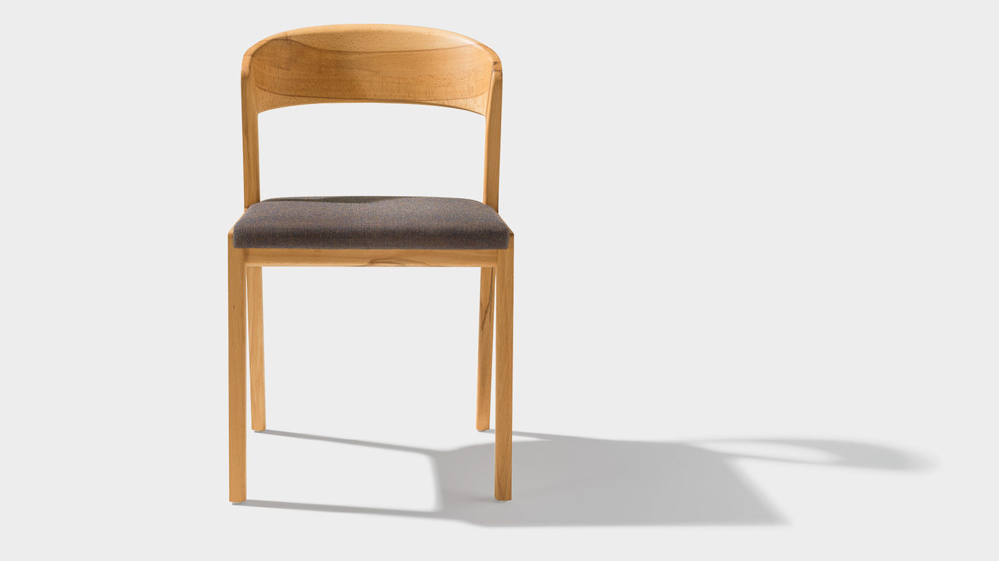 chaise mylon en cœur de hêtre de face avec assise en cuir