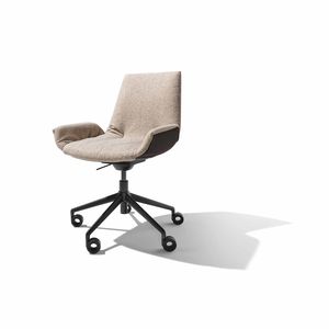 lui plus office swivel chair in Ripley fabric by TEAM 7 – view diagonally from the front