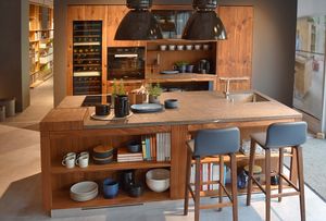 Naturholzküche loft in Nussbaum im TEAM 7 Store Stuttgart