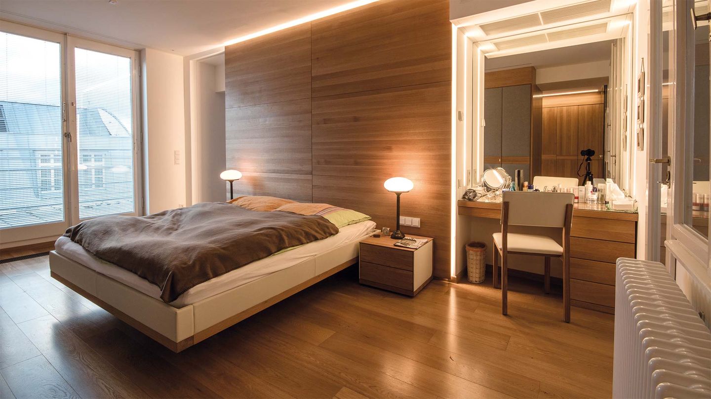 TEAM 7 solid wood furniture in the bedroom of a private apartment