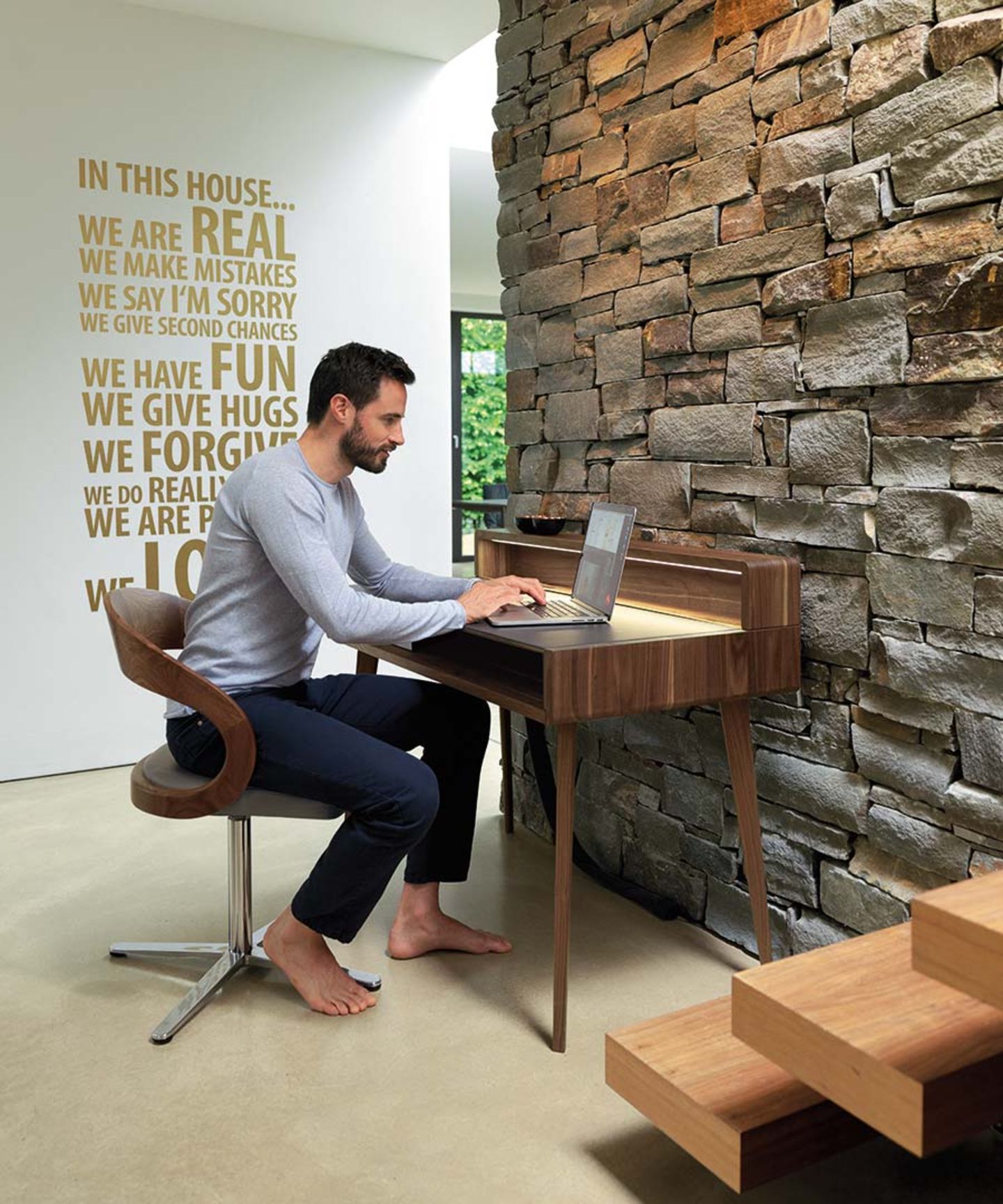 Bureau sol en bois massif avec éclairage LED