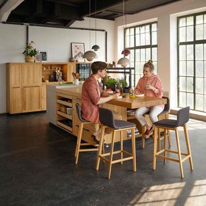 TEAM 7 echt.zeit kitchen in oak with add-on table.