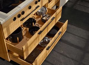 tiroir pour casseroles dans la cuisine echt.zeit TEAM 7 en chêne