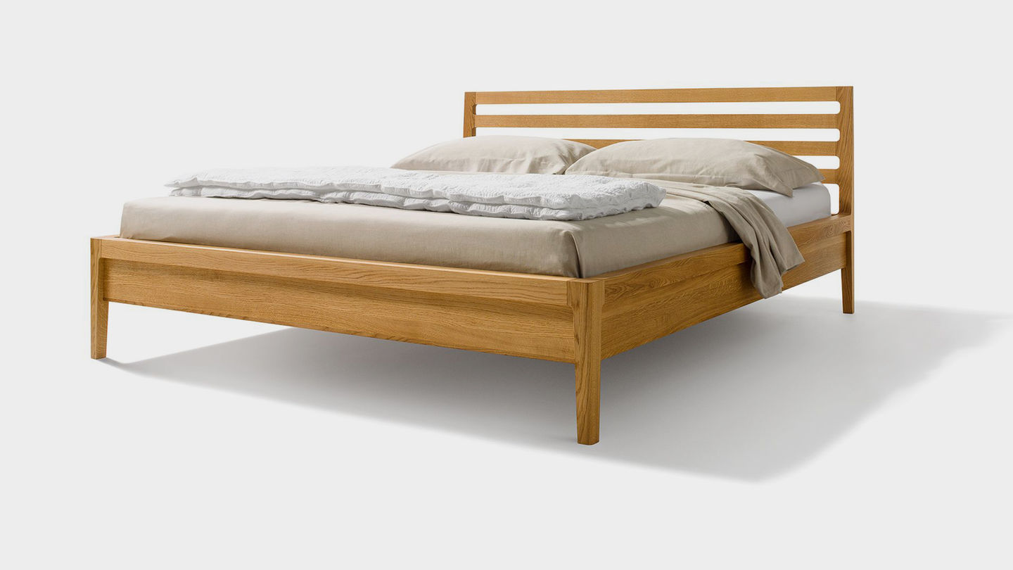 mylon bed in oak made of solid wood