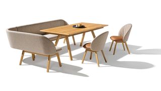 flor Eckbank mit taso Tisch und flor Stühlen in Eiche von TEAM 7