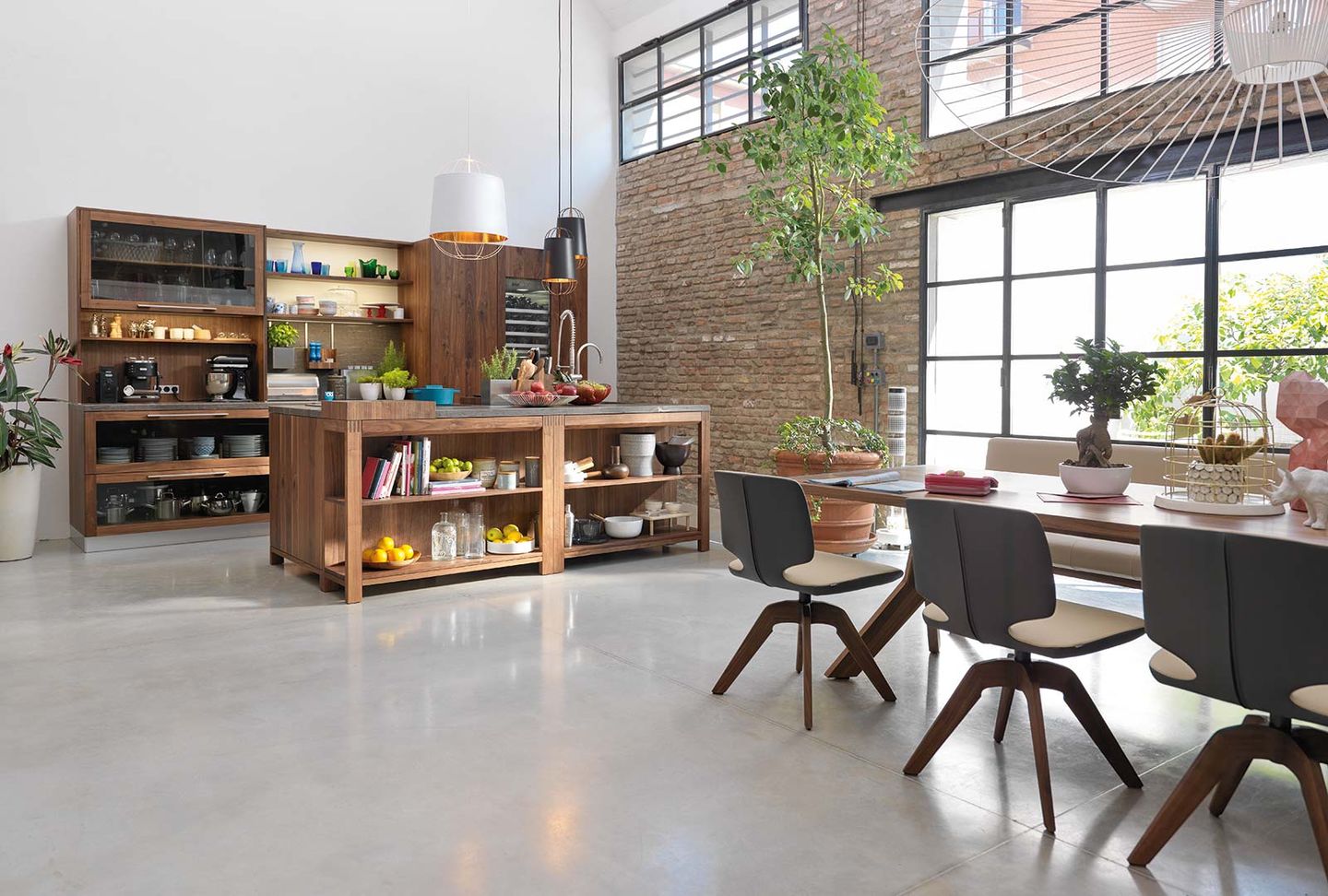 Kitchenette avec îlot de cuisson loft en bois massif