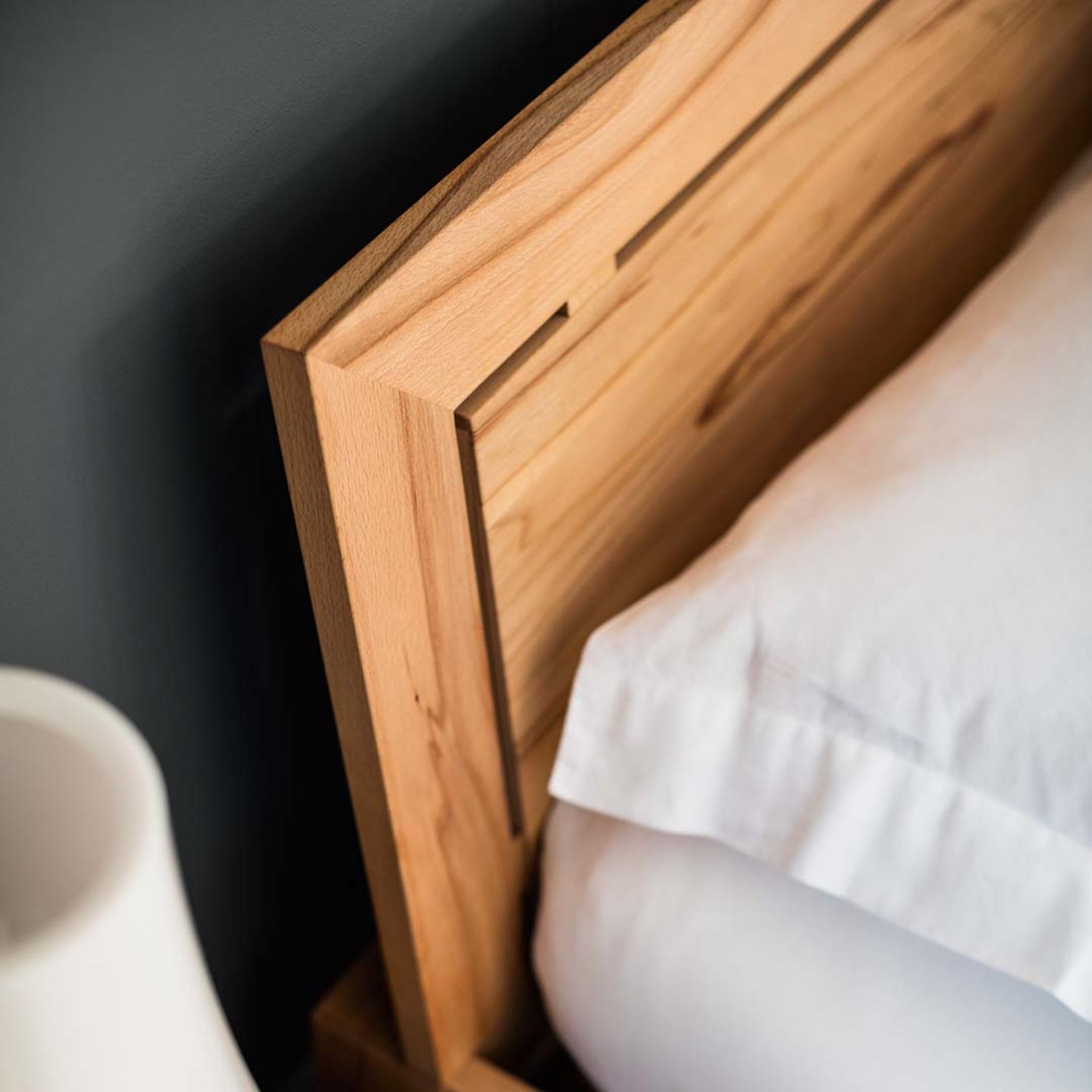 Letto lunetto in legno con testiera