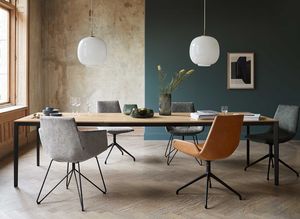 tak extendable table with lui chairs