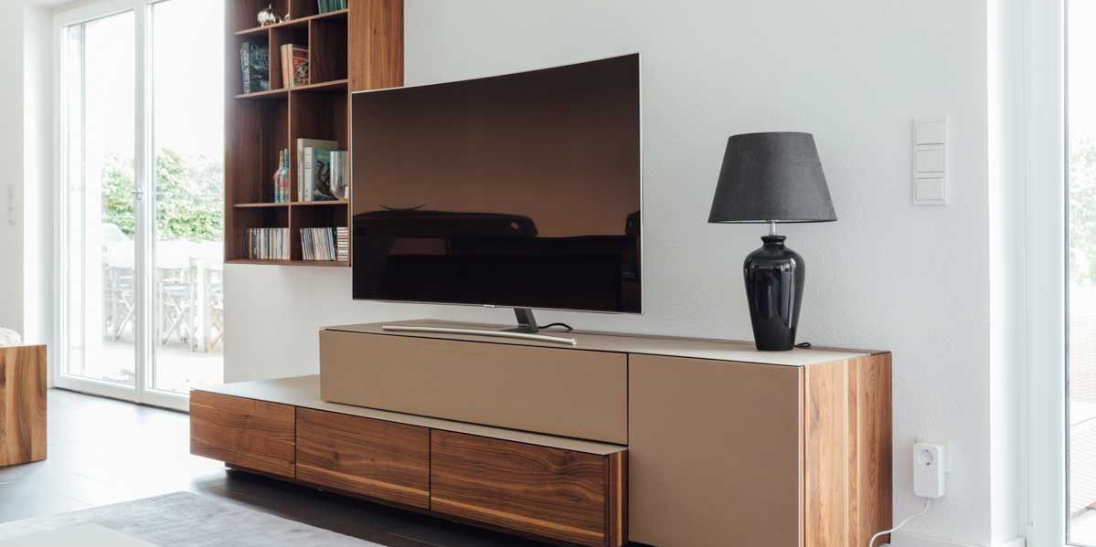 cubus pure Wohnwand Gestaltungselement in Nussbaum von TEAM 7 Graz