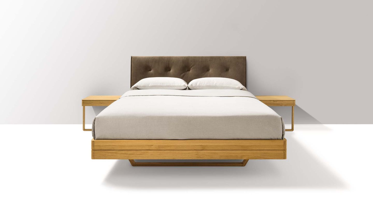 Letto float di TEAM 7 del designer Kai Stania