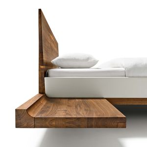 Wood bed with consoles and wood joint