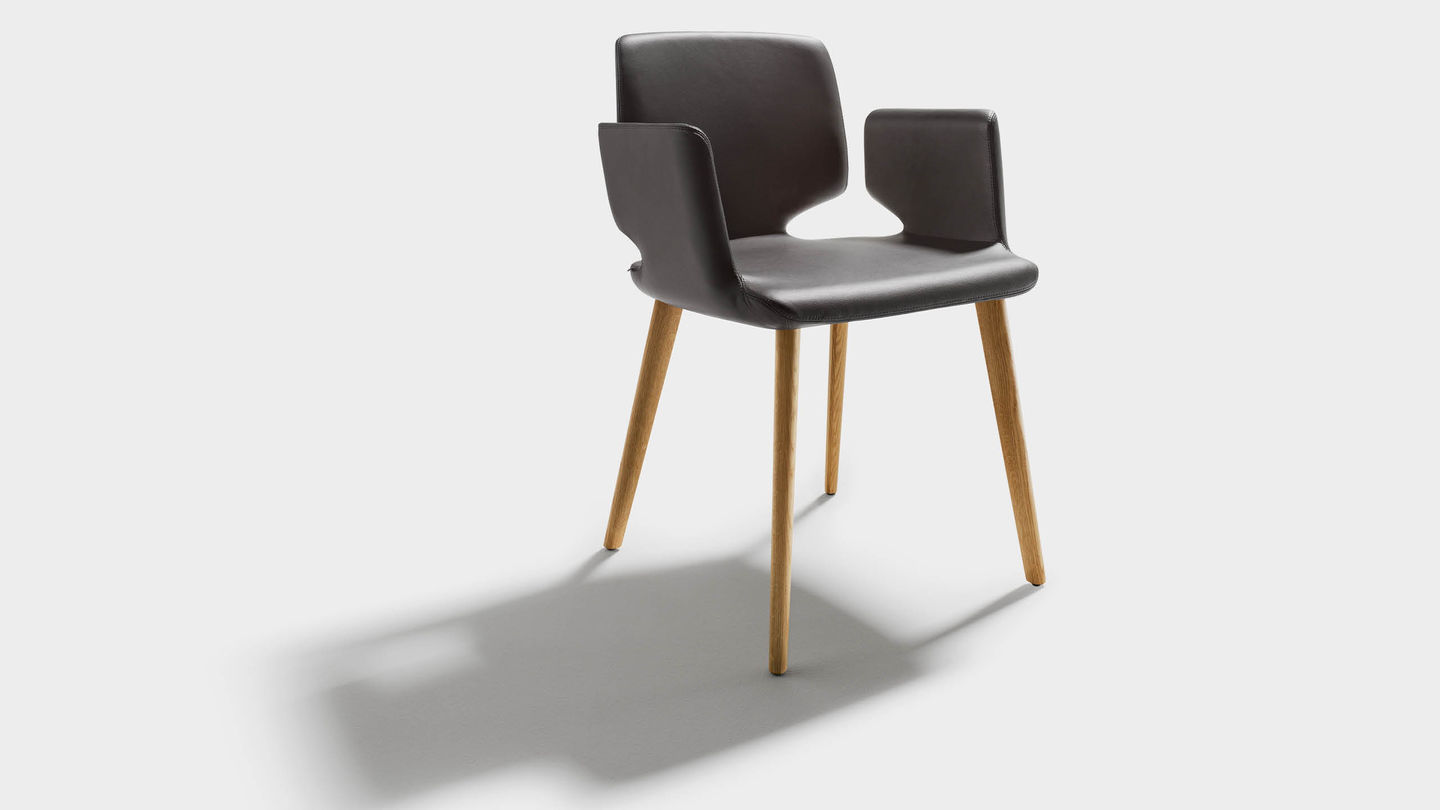 aye dining chair with armrests