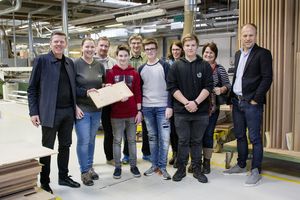 Gruppenfoto vom Lehrlingsinfotag im Werk in Ried