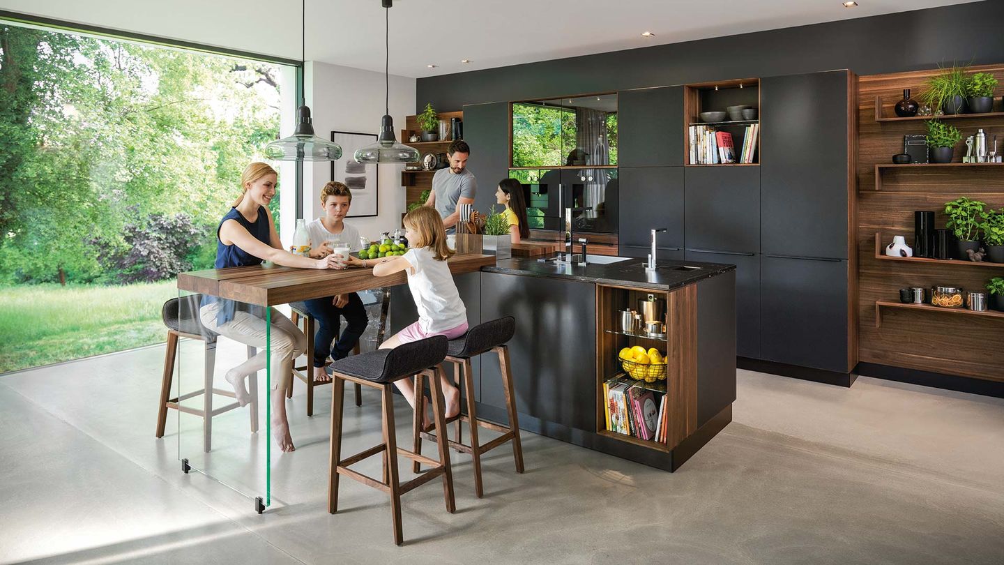 TEAM 7 black line kitchen by designer Sebastian Desch