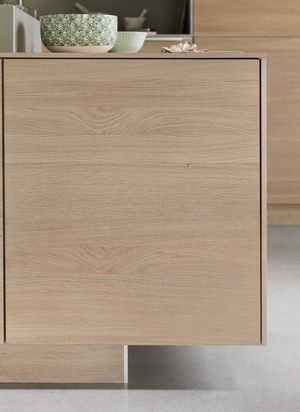 filigno kitchen made of solid wood with delicate casing
