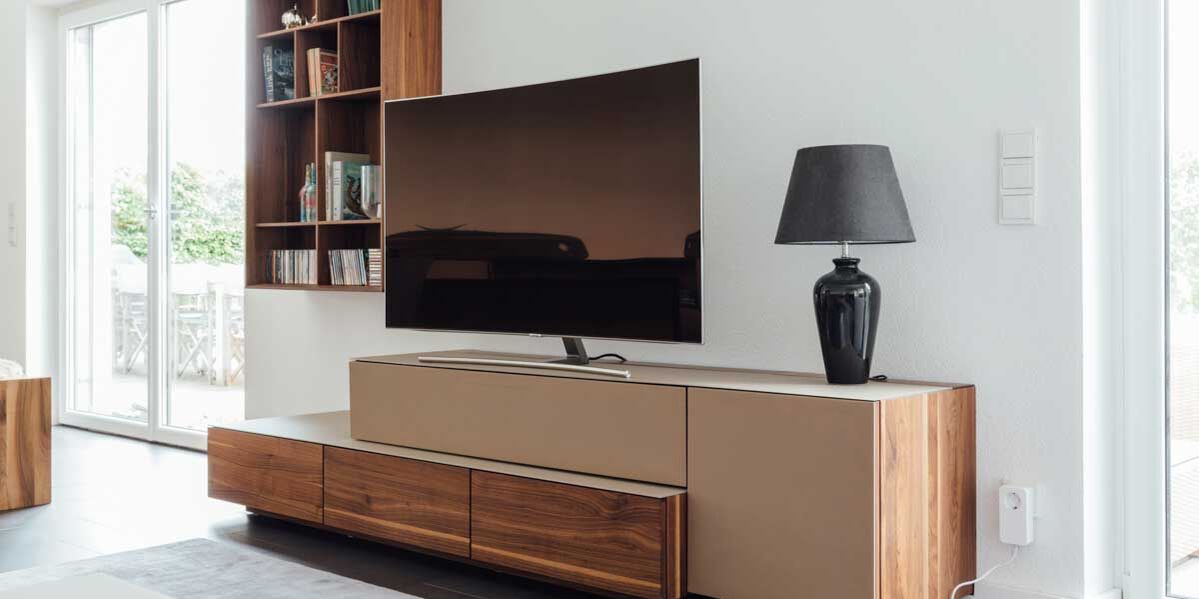 cubus pure Wohnwand Gestaltungselement in Nussbaum von TEAM 7 Wien