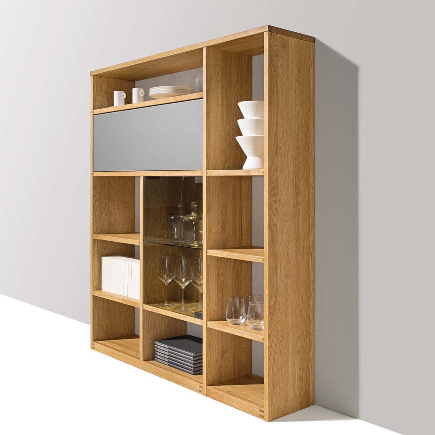 Highboard cubus mit Glas mittelgrau aus Naturholz von TEAM 7 